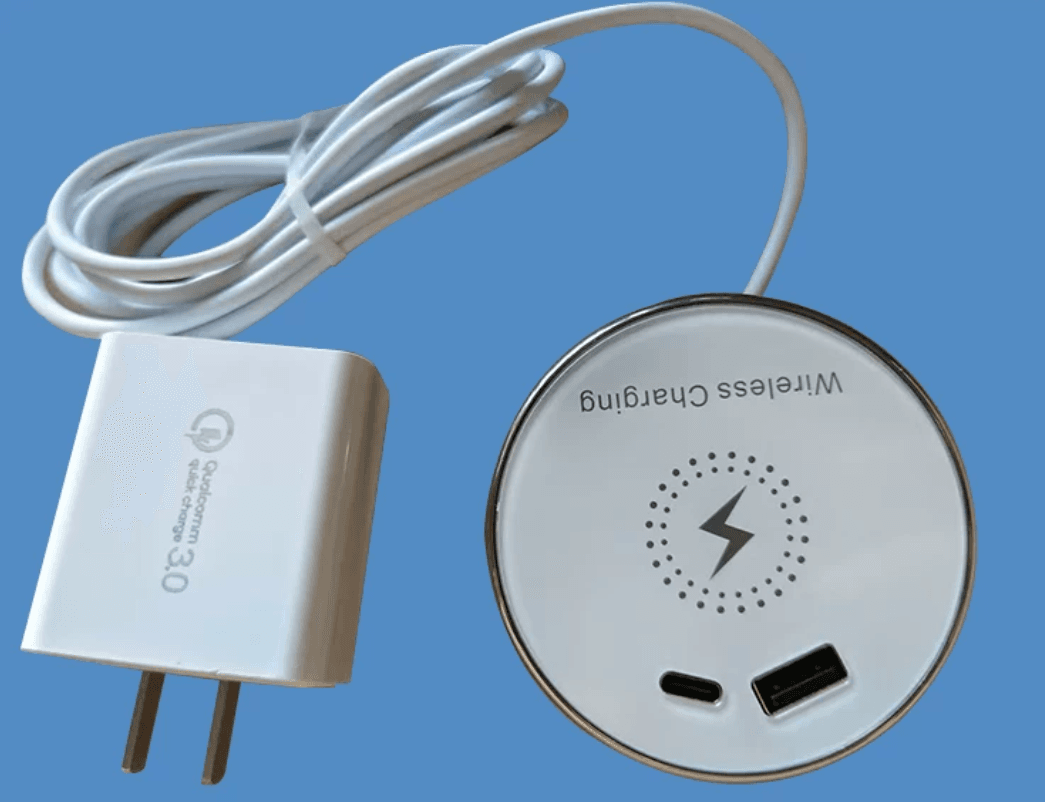 Wireless charging power hub with USB ports
